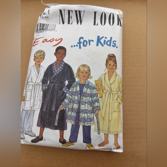 New Look Sewing Pattern 6821 Kids Boys Girls Robes Size 3-8 - Picture 1 of 2